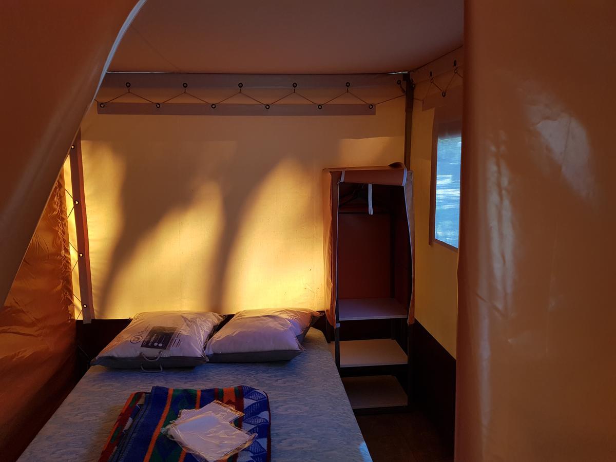 Camping De Graniers Monoblet Esterno foto