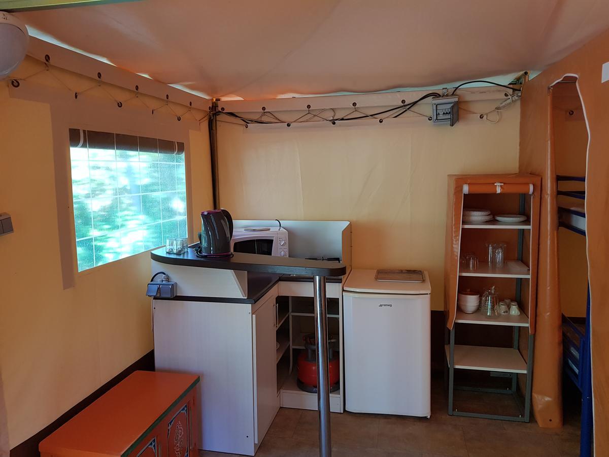 Camping De Graniers Monoblet Esterno foto