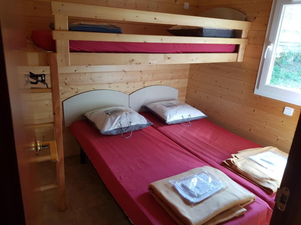 Camping De Graniers Monoblet Esterno foto