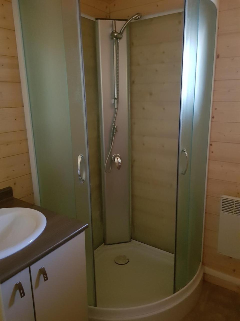 Camping De Graniers Monoblet Esterno foto
